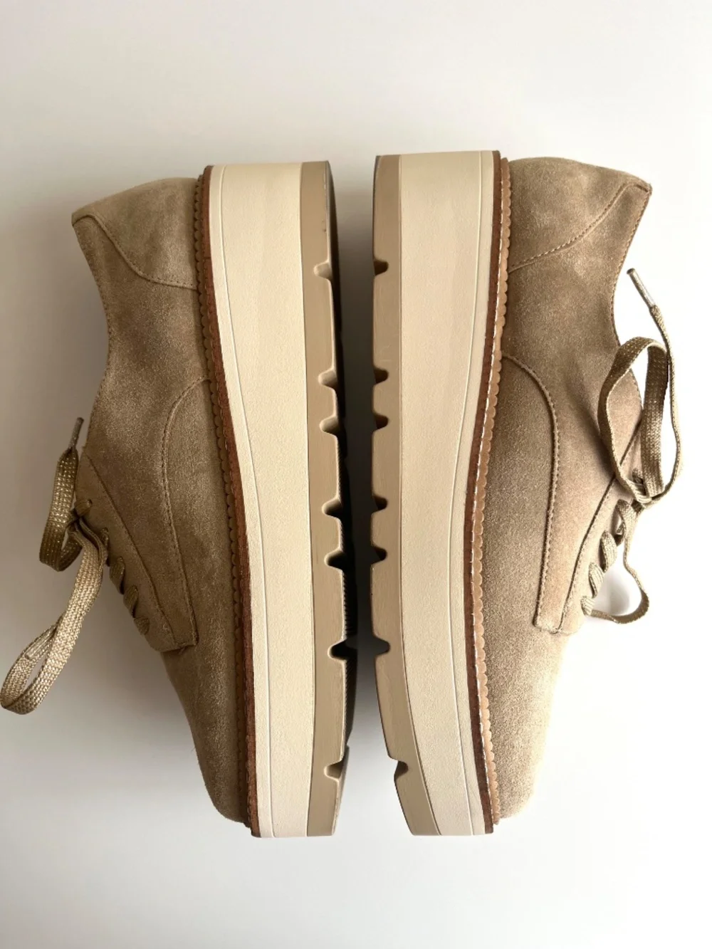 Chelsea & Violet Irena Suede Oxford Platform Shoes Women's Size 9M Beige